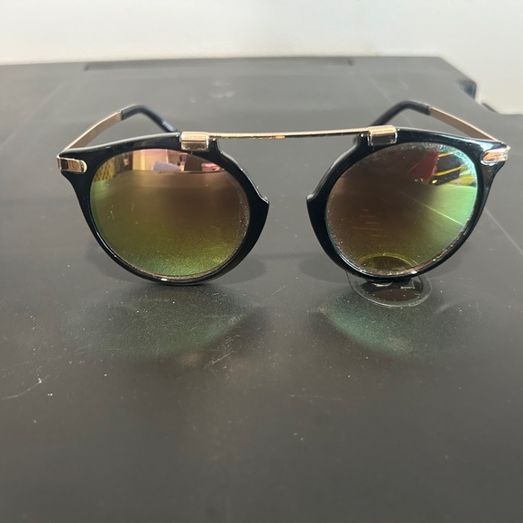 Black Round Sunglasses with Gold Bridge